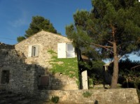 la façade ouest - fenêtres chambres verte et jaune